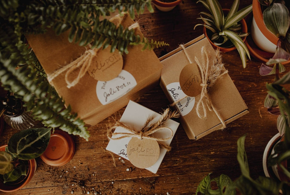 Pot de fleur personnalisé cache pot personnalisable pot de fleur orignal pot de fleur peint idée cadeau personnalisée originale cadeau personnalisé original fait pain artisanal made in France 