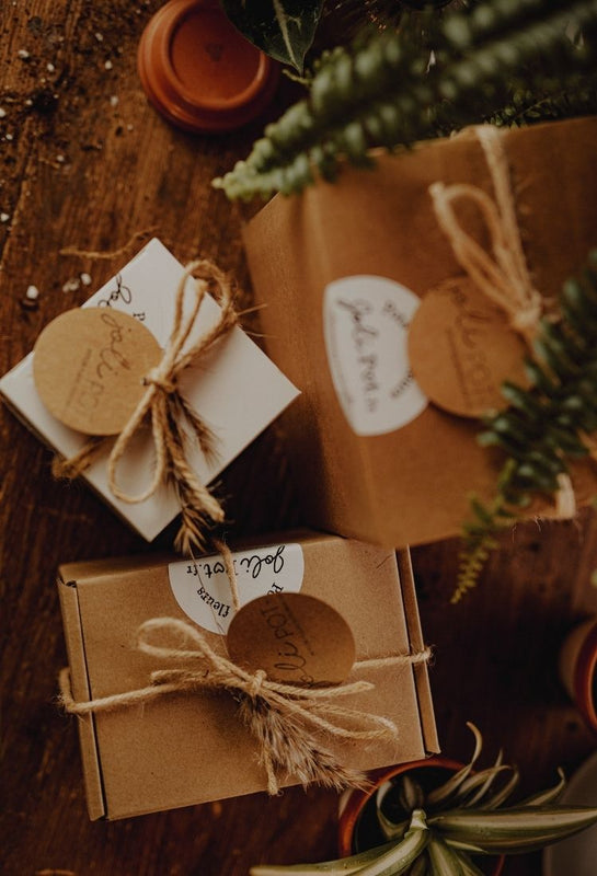 Pot de fleur personnalisé cache pot personnalisable pot de fleur orignal pot de fleur peint idée cadeau personnalisée originale cadeau personnalisé original fait pain artisanal made in France 